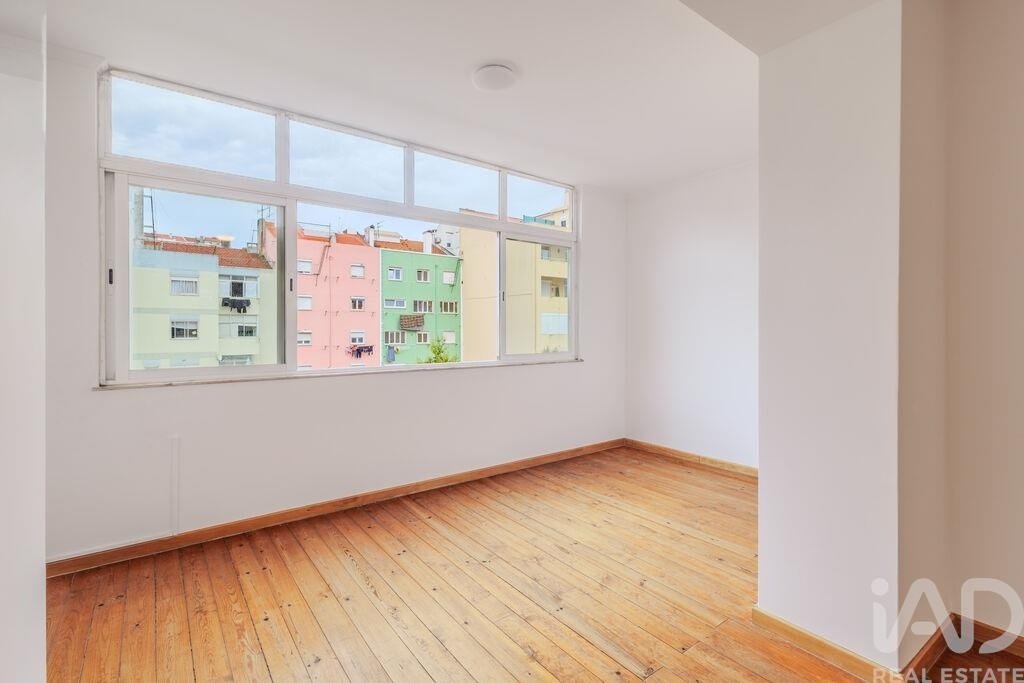 Apartment in Arroios, Lisbon, Portugal 2 - 17478093