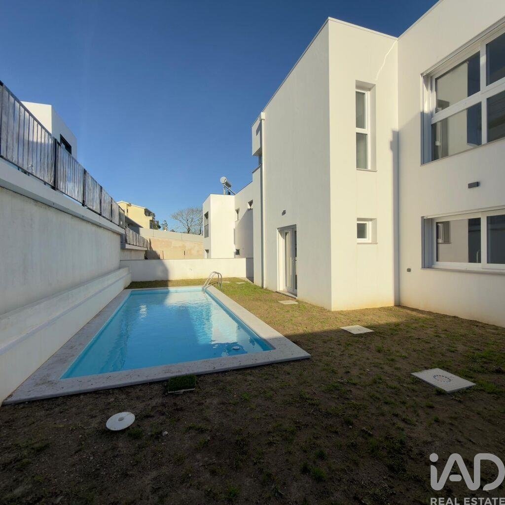 Townhouse in Rio de Mouro, Lisbon, Portugal 1 - 17477626