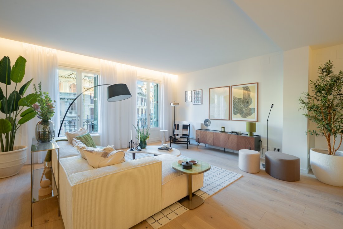 Estate in Eixample, Barcelona, Spain 2 - 17477324