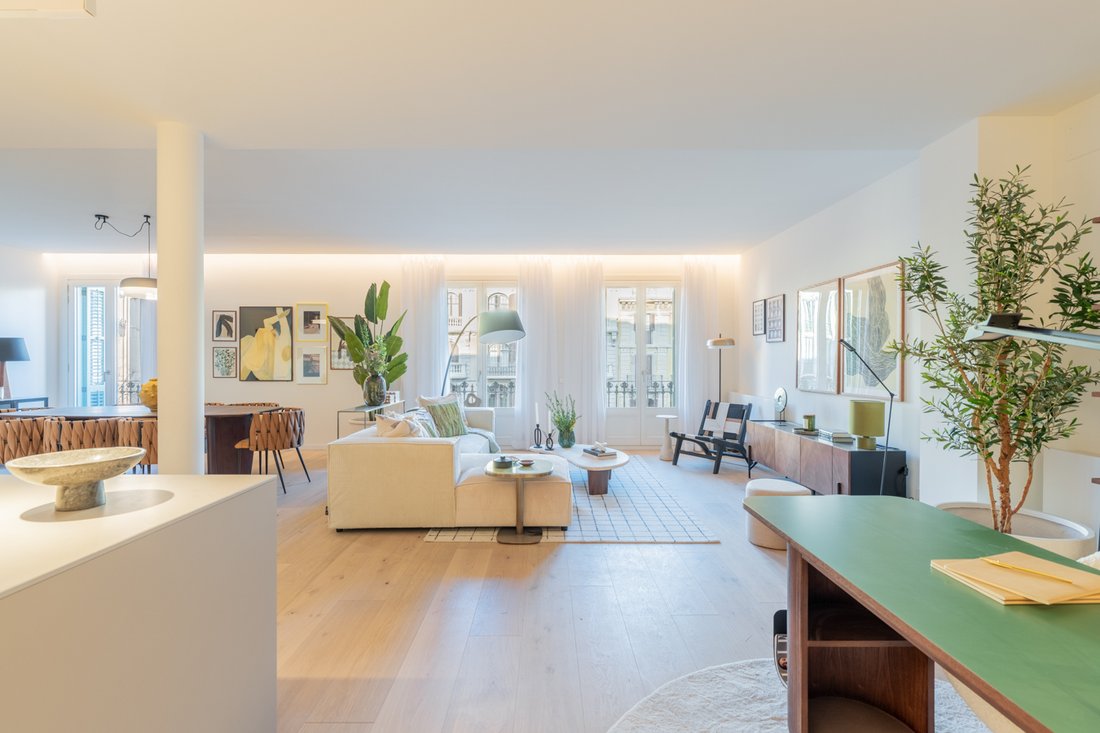 Estate in Eixample, Barcelona, Spain 4 - 17477324