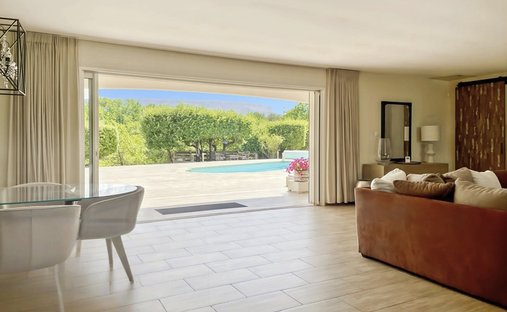 House in Nord Ouest, Saint-Maximin-la-Sainte-Baume, France 1