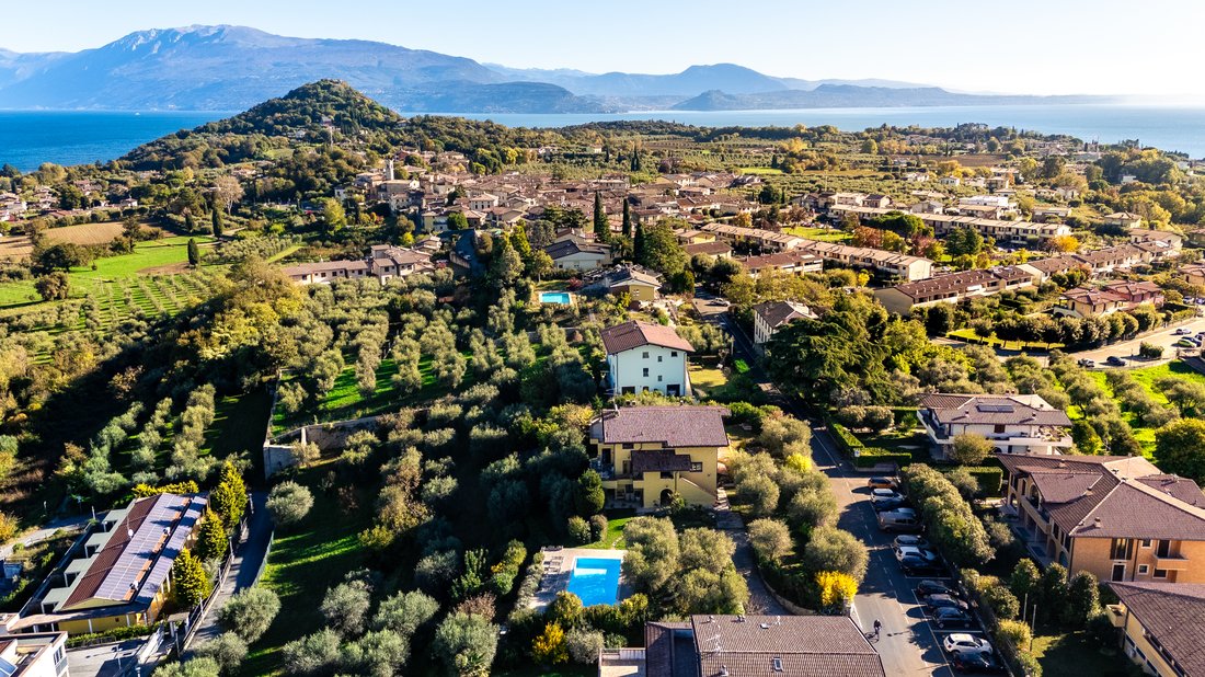 Villa in Manerba del Garda, Lombardy, Italy 2 - 17478066