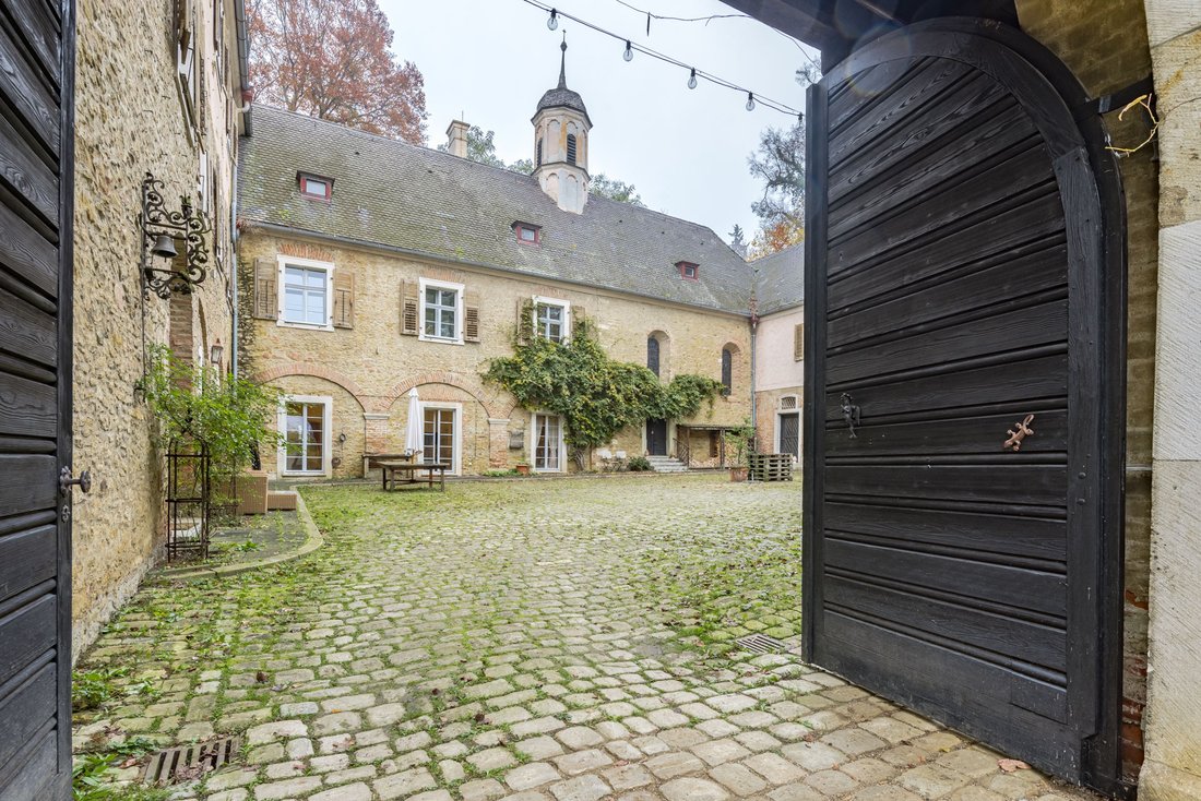Thalmassing, Bavaria, Germany 2 - 17478331