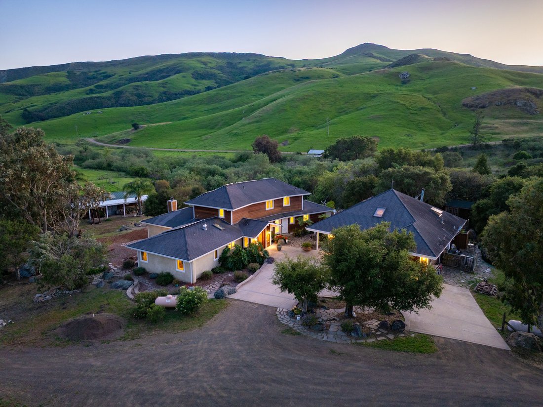 Cayucos, California, United States 1 - 17478319