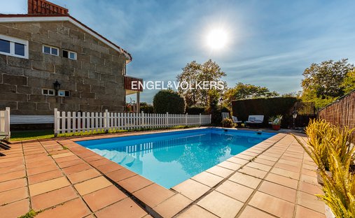 Villa in Navia, Vigo, Spanien 1