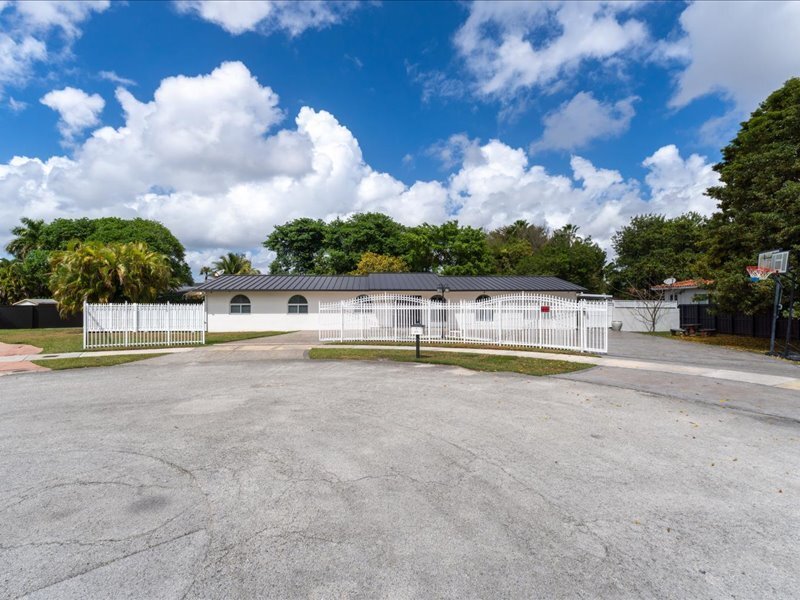House in Miami, Florida, United States 1 - 17478409