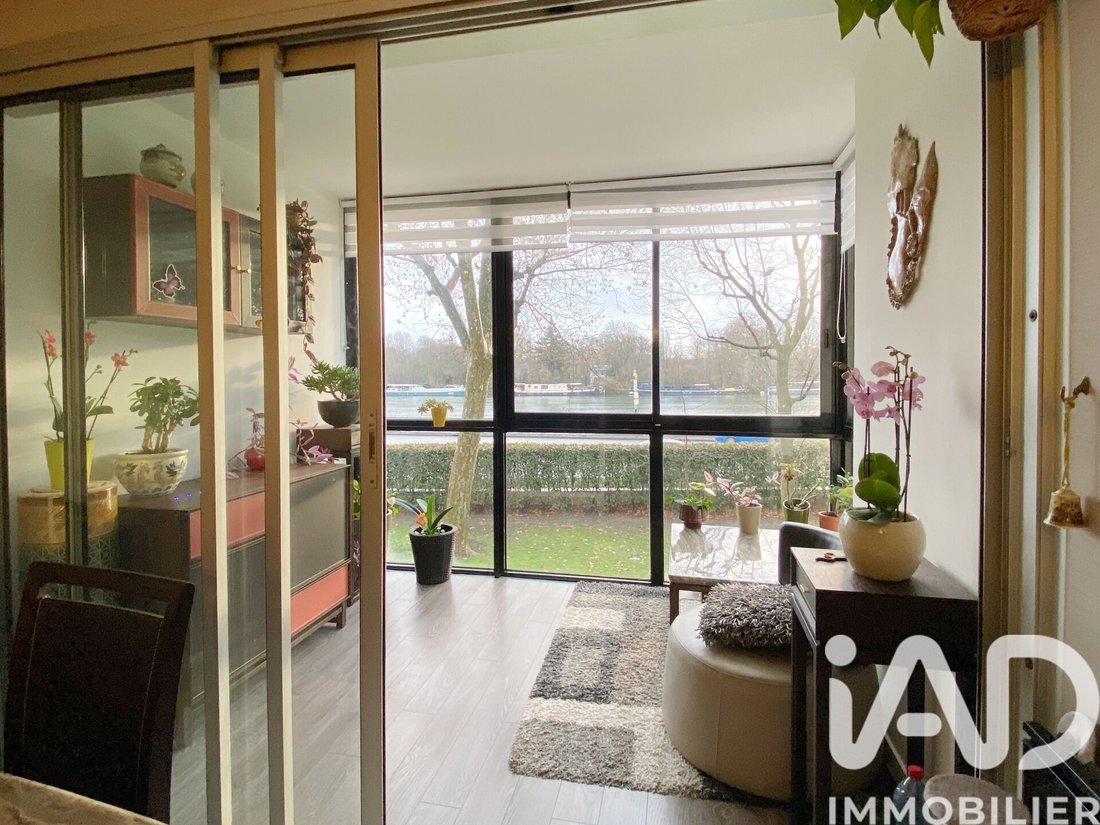 Apartment in Suresnes, Ile-de-France, France 1 - 17480337