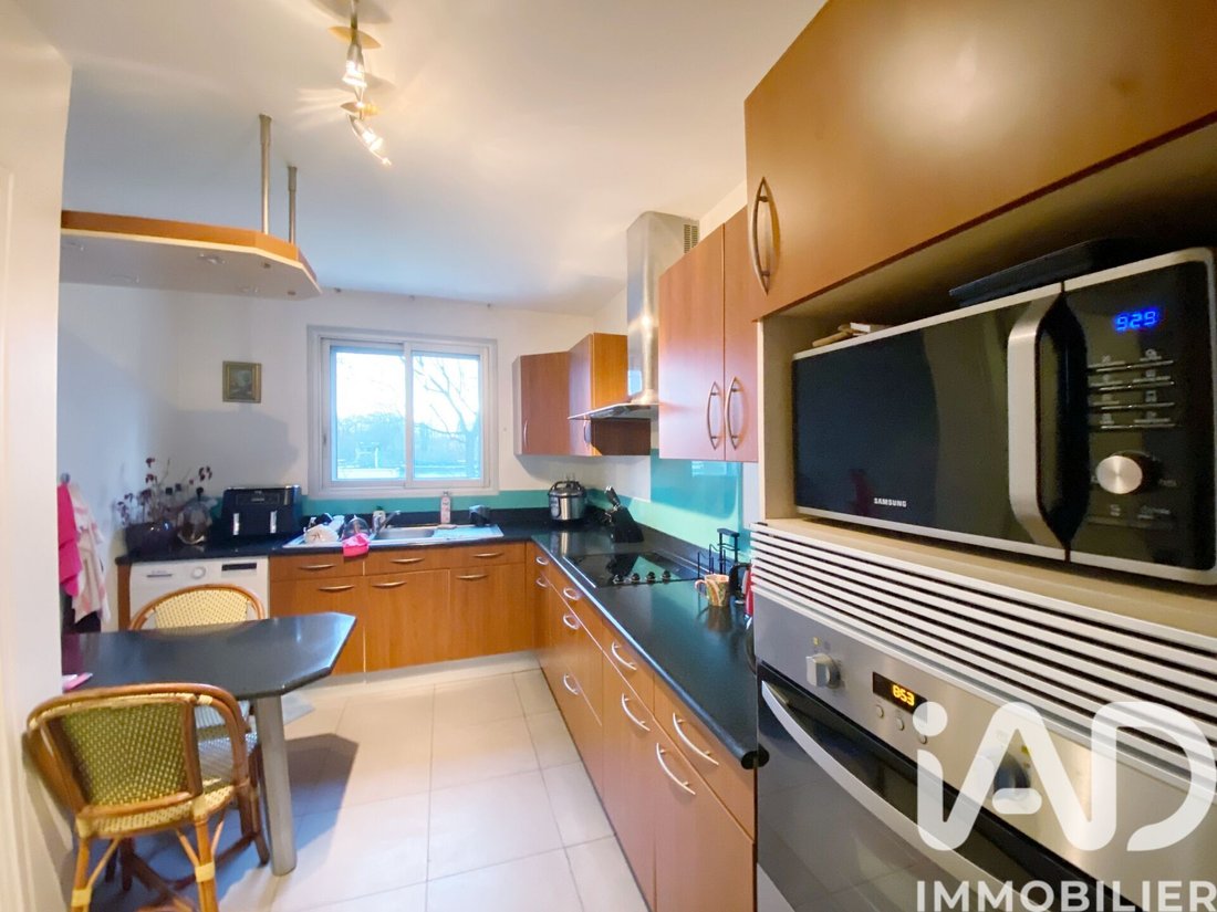Apartment in Suresnes, Ile-de-France, France 4 - 17480337