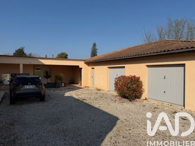 House in Saint-Seurin-de-Cursac, Nouvelle-Aquitaine, France 2 - 17446265