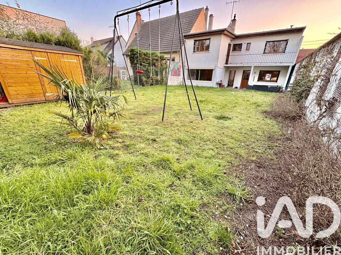 House in Montesson, Ile-de-France, France 1 - 17480491