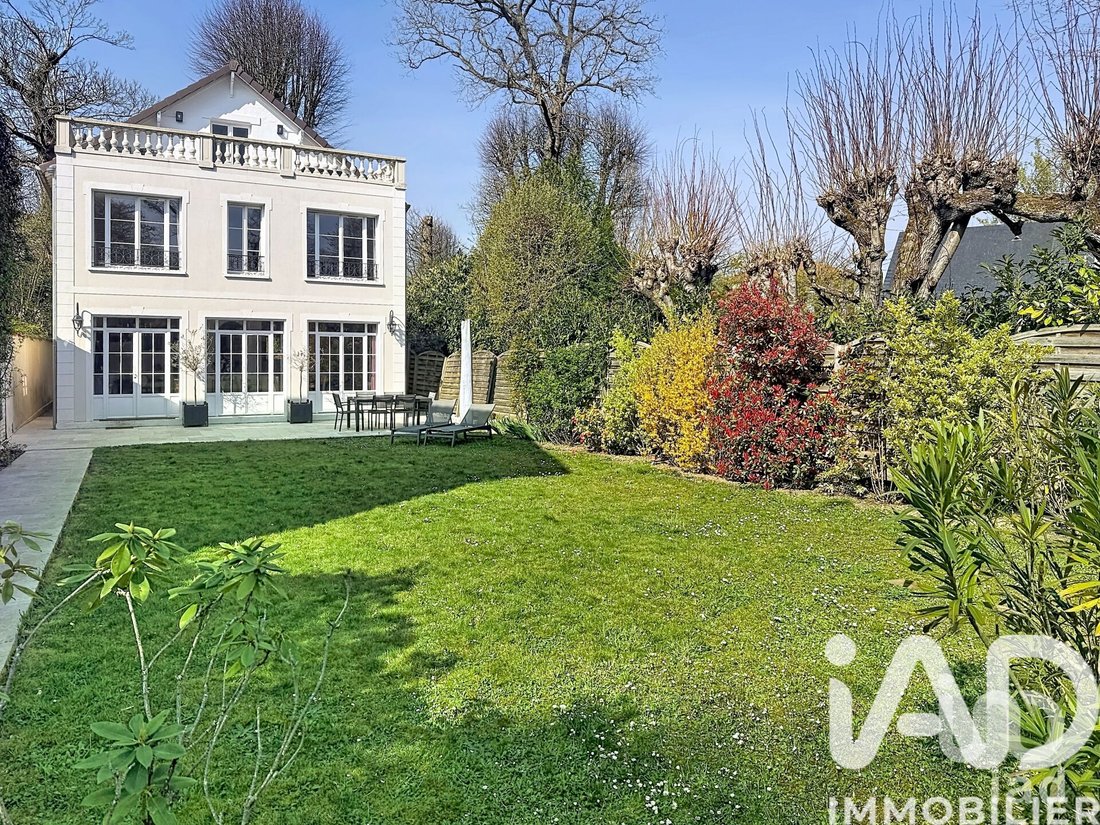 Maison à Vaucresson, Île-de-France, France 1 - 17480406