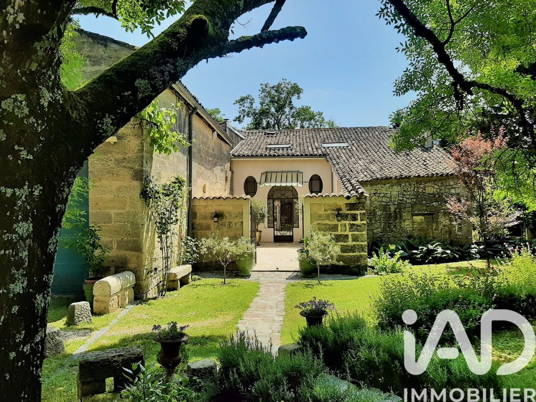 House in Les Artigues-de-Lussac, Nouvelle-Aquitaine, France 1 - 17482481