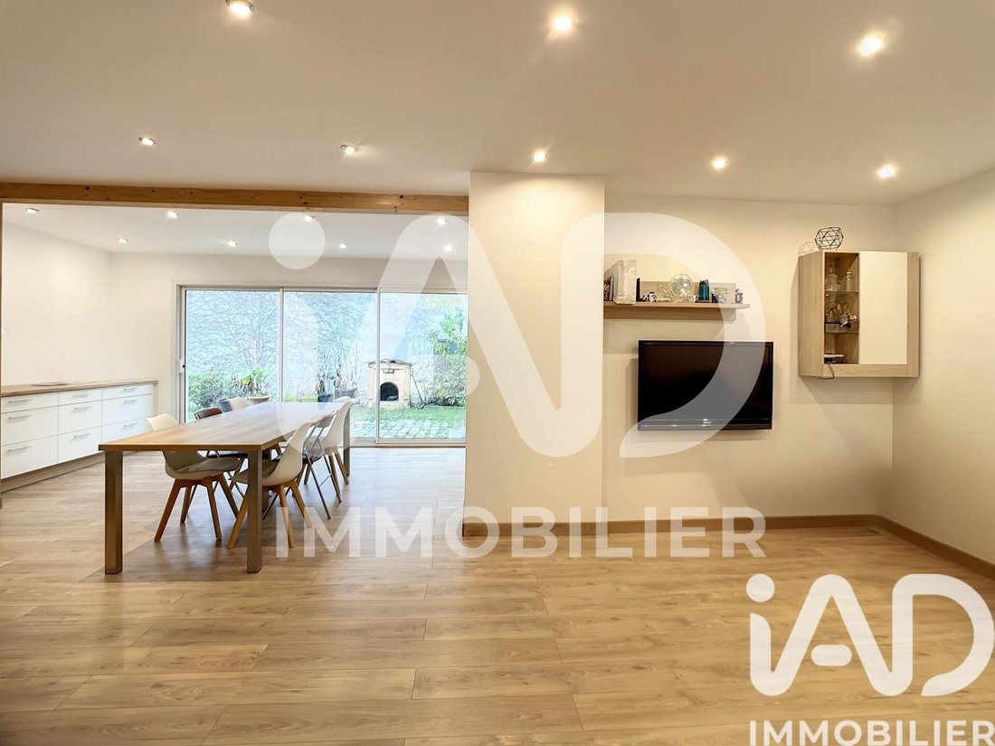 House in Charlemagne, Maisons-Laffitte, France 3 - 17482636