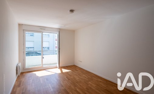 Apartment in Berthelot-Avenue de Paris, Châtillon, France 1