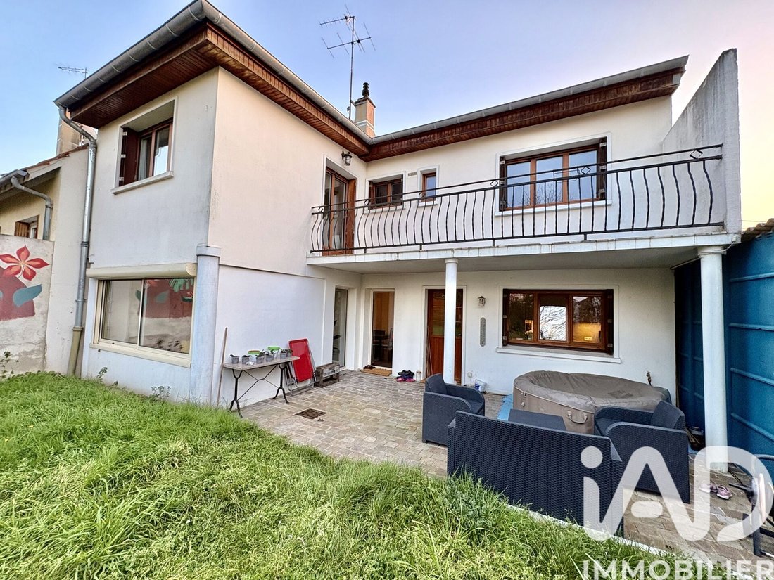 House in Montesson, Ile-de-France, France 3 - 17480491