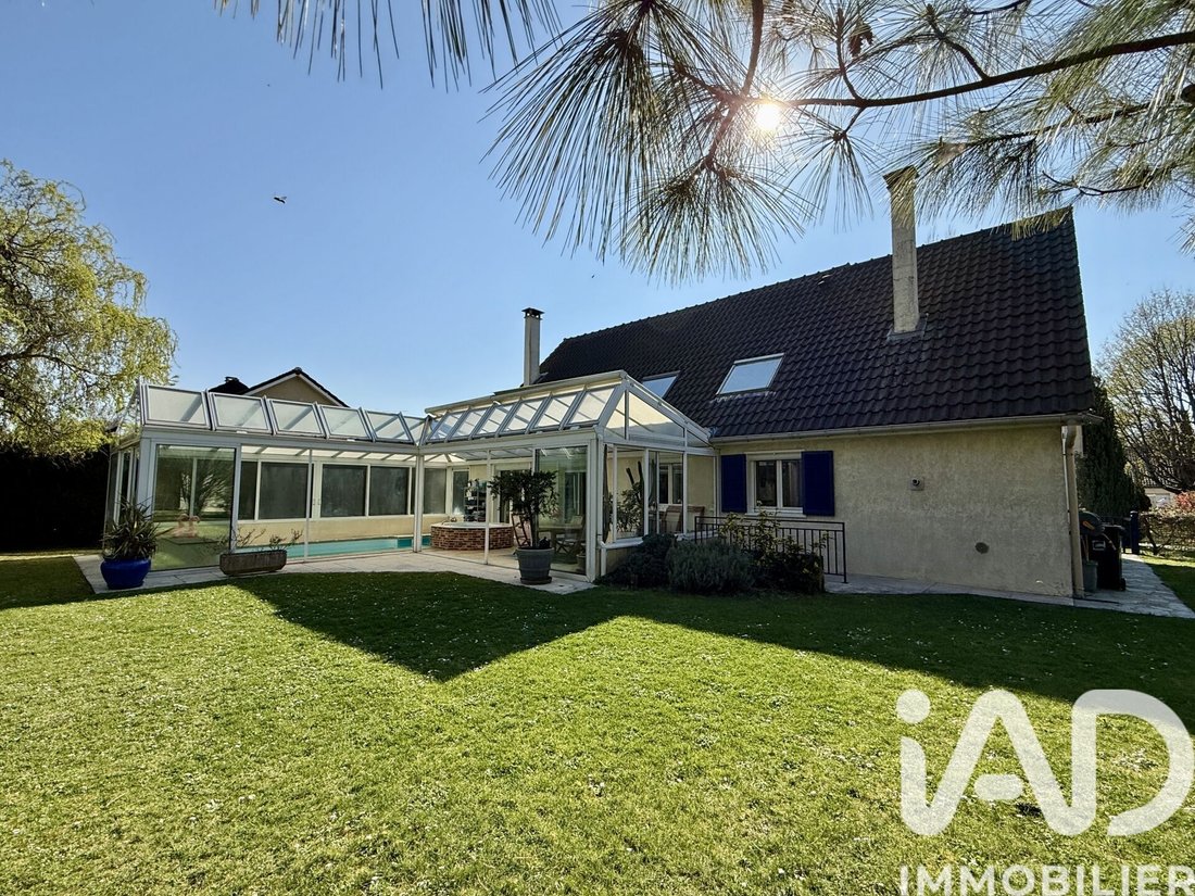 House in La Queue-en-Brie, Ile-de-France, France 2 - 17482451