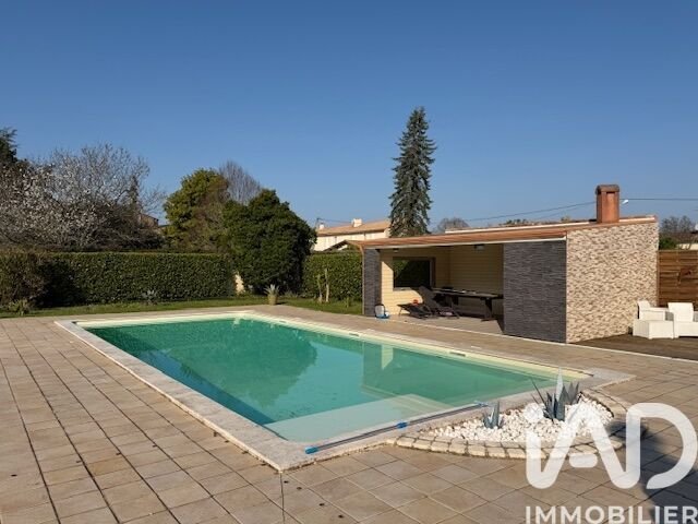 House in Saint-Seurin-de-Cursac, Nouvelle-Aquitaine, France 4 - 17446265