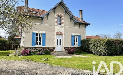 House in Salles, Nouvelle-Aquitaine, France 1