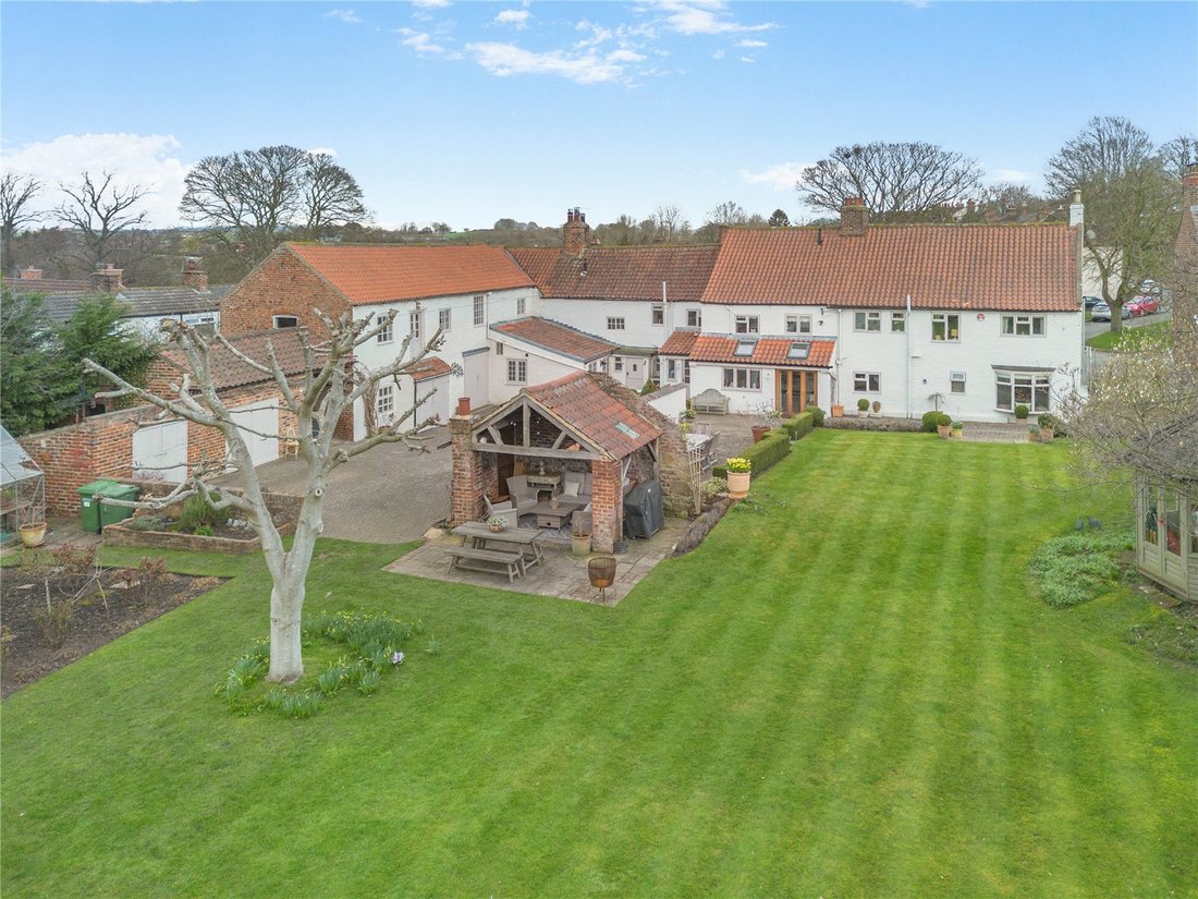 A 4 Bedroom Period Property With A In Hutton Rudby, England, United ...