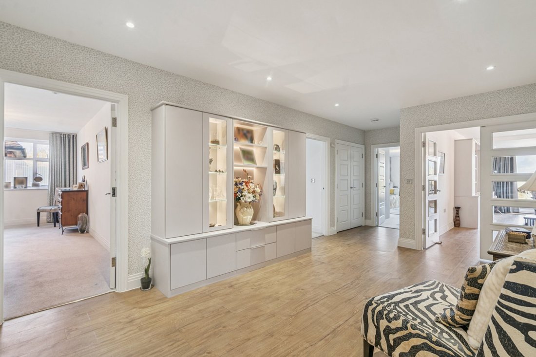 Apartment in Gerrards Cross, England 2 - 17478805