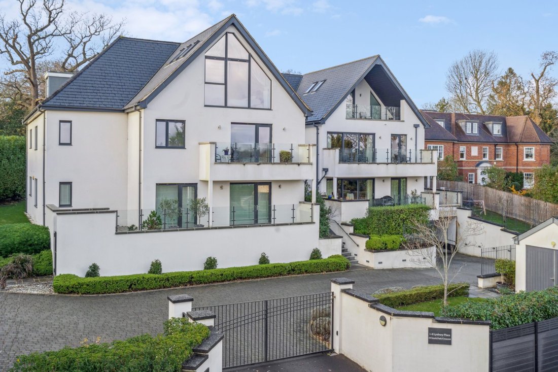 Apartment in Gerrards Cross, England 1 - 17478805