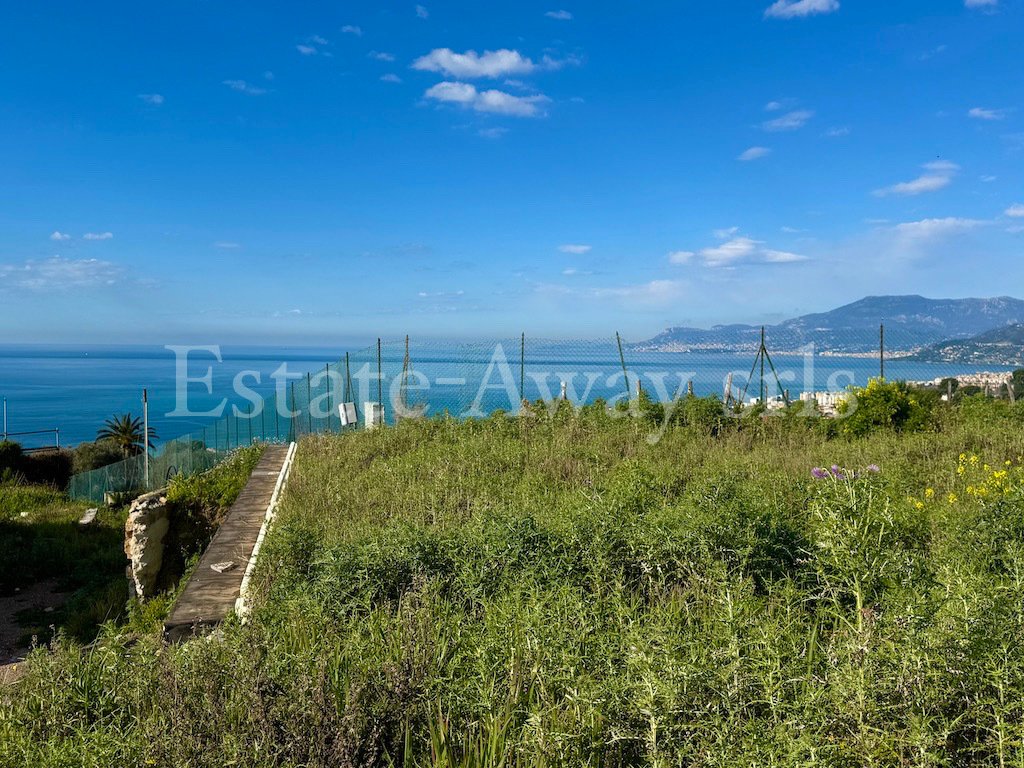 Land in Bordighera, Liguria, Italy 4 - 15734106