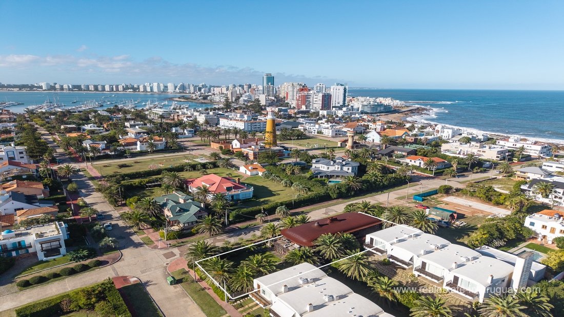 Villa in Punta del Este, Maldonado Department, Uruguay 5 - 17483154