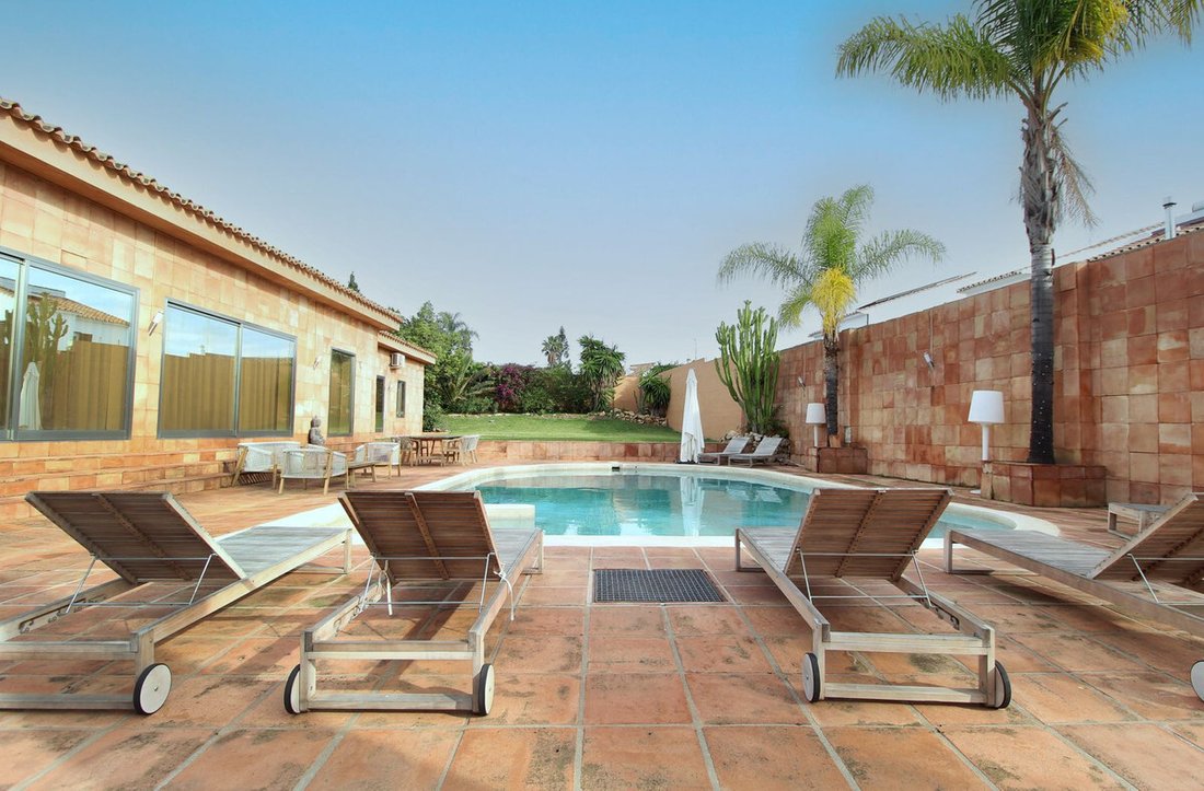 Villa in Estepona, Andalusia, Spain 1 - 14964609