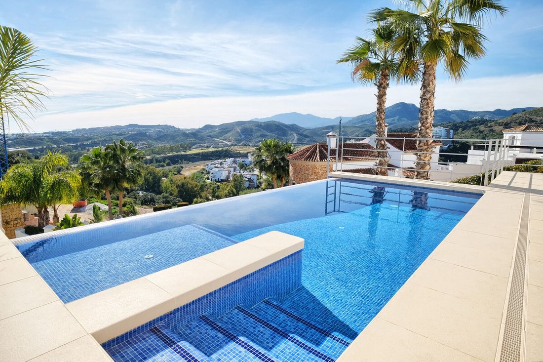 Villa in Benahavis, Andalusia, Spain 4 - 12490095