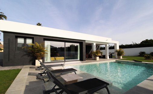 Villa in San Pedro de Alcantara, Andalusia, Spain 1