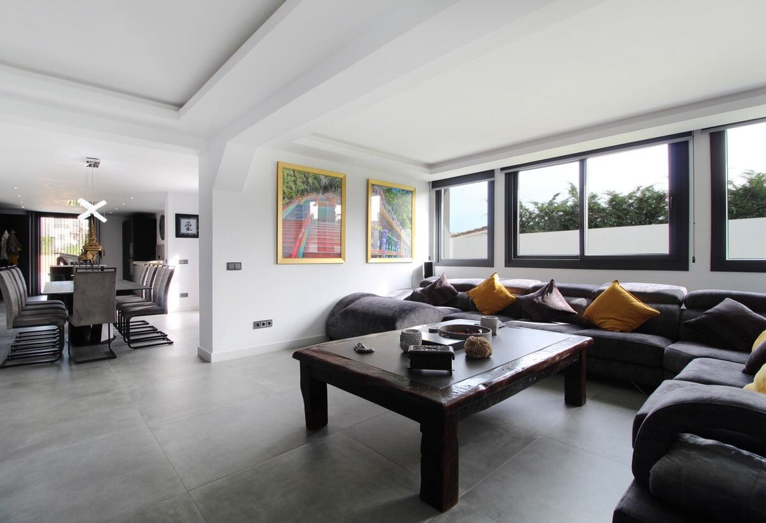 Villa in San Pedro de Alcantara, Andalusia, Spain 2 - 17450725