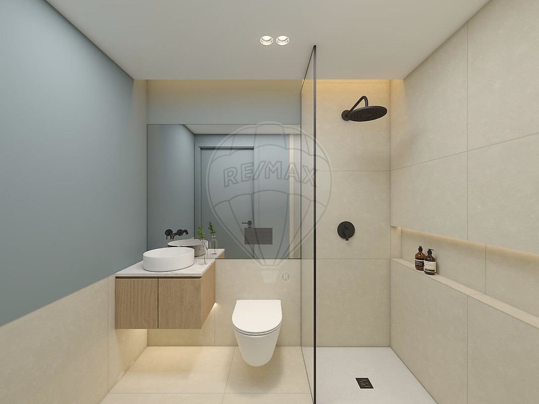 Apartment in Mafamude e Vilar do Paraiso, Porto District, Portugal 1 - 17482644