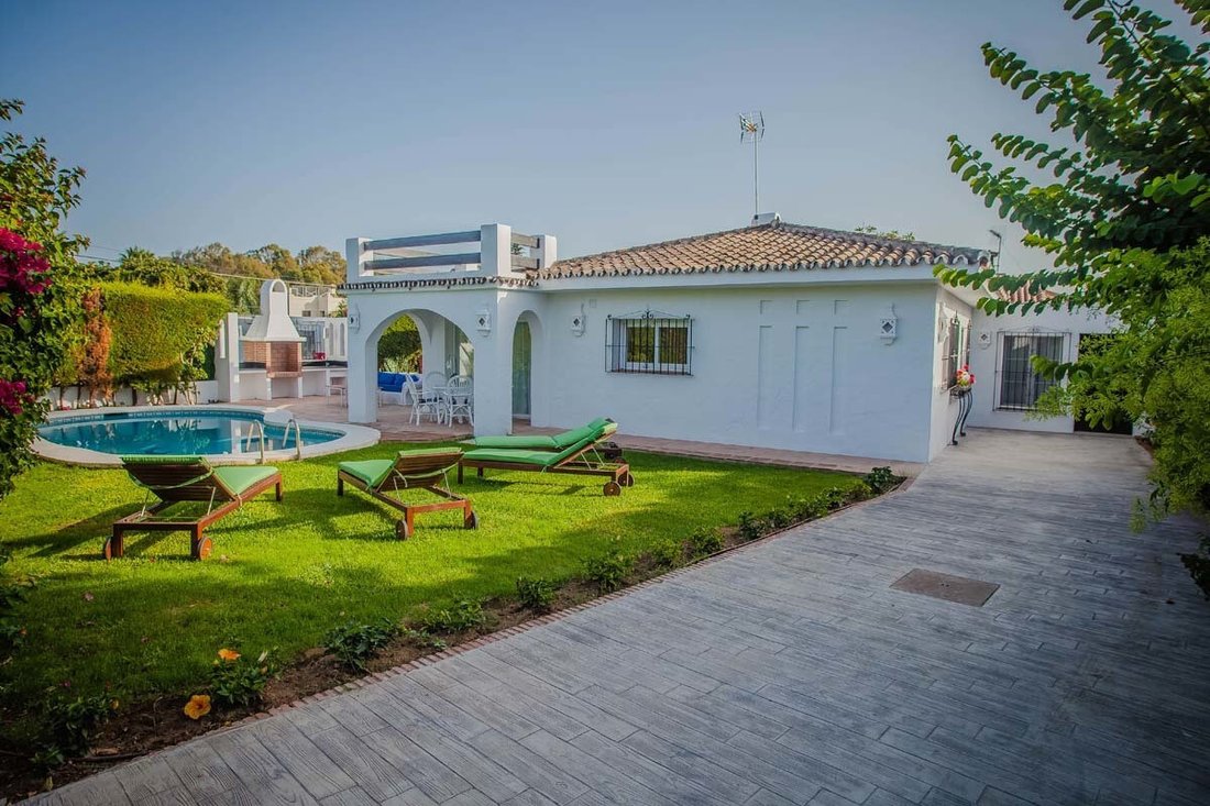 Villa in San Pedro de Alcantara, Andalusia, Spain 2 - 10561657