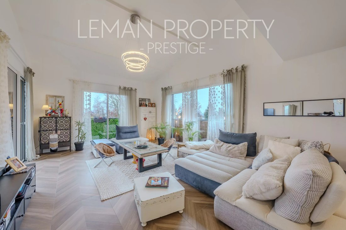 Estate in Anthy-sur-Léman, Auvergne-Rhône-Alpes, France 1 - 15737648