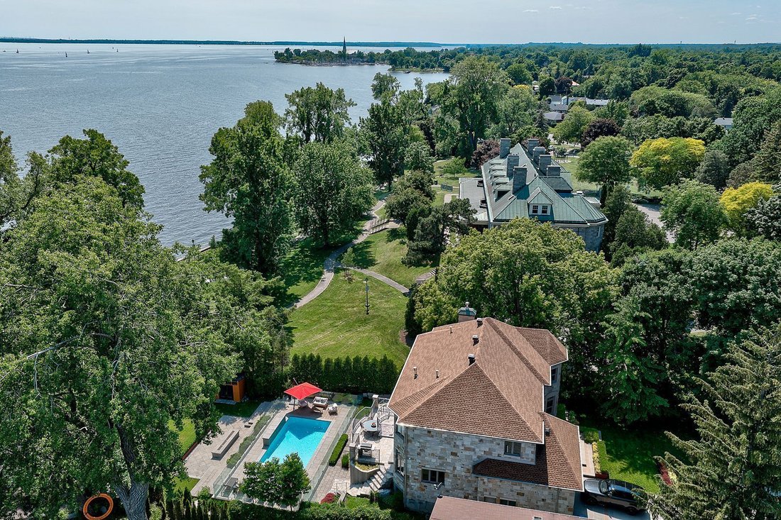 House in Pointe-Claire, Quebec, Canada 2 - 17488208