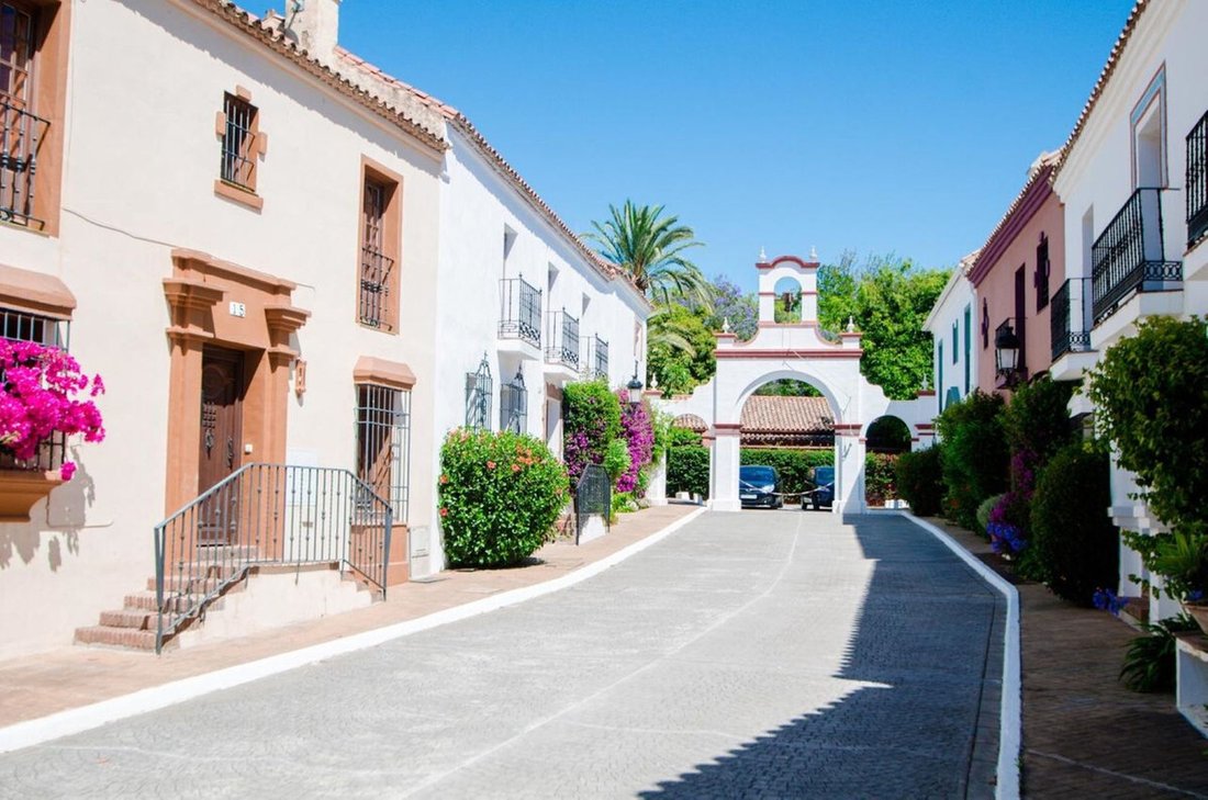 Townhouse in Guadalmina Baja, San Pedro de Alcantara, Spain 1 - 16042700