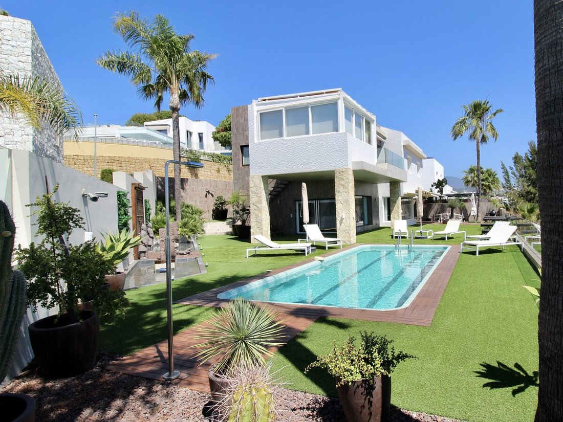 Villa in Estepona, Andalusia, Spain 1 - 13858038