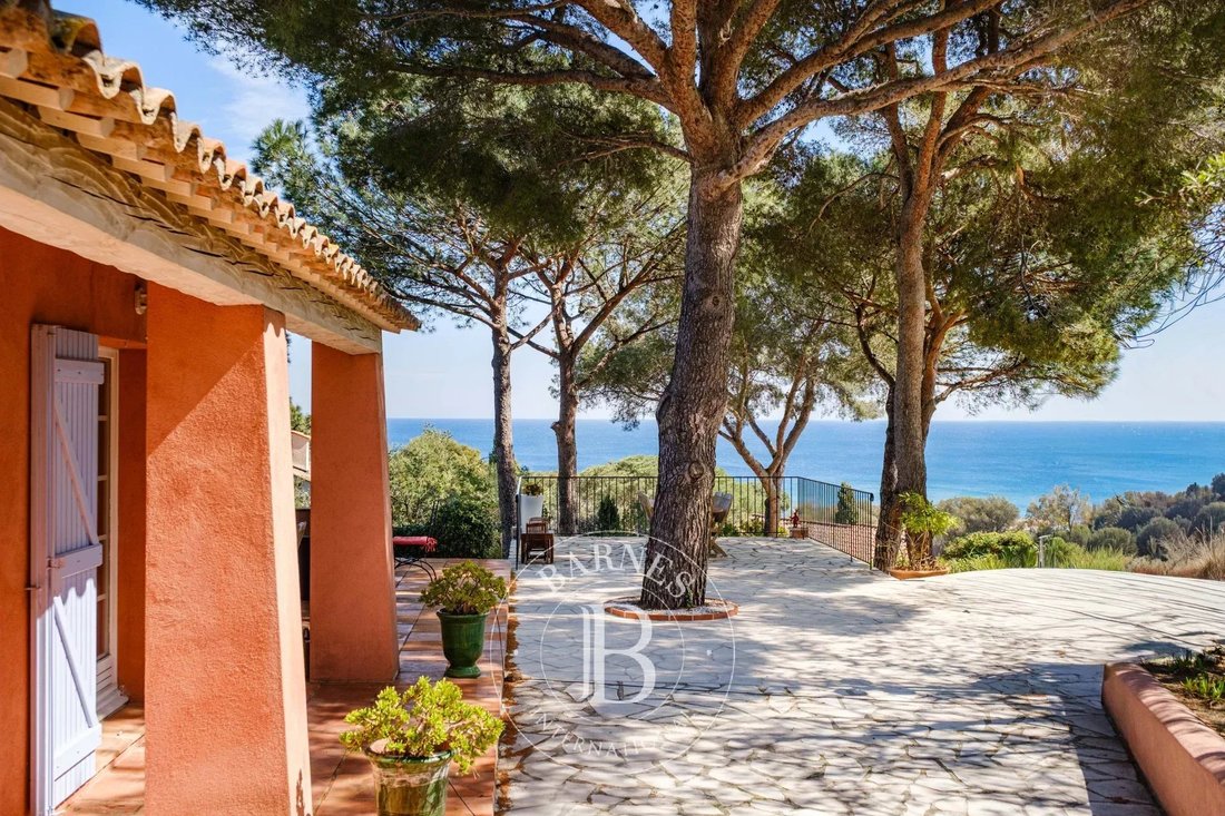 Villa in Nartelle-Noyer-Bellevue-bd des Sardinaux, Sainte-Maxime, France 1 - 16131144