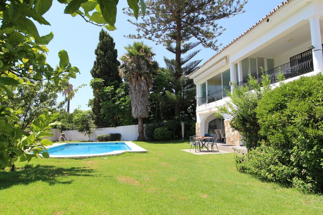 Villa in Guadalmina Alta, San Pedro de Alcantara, Spain 2 - 16973493