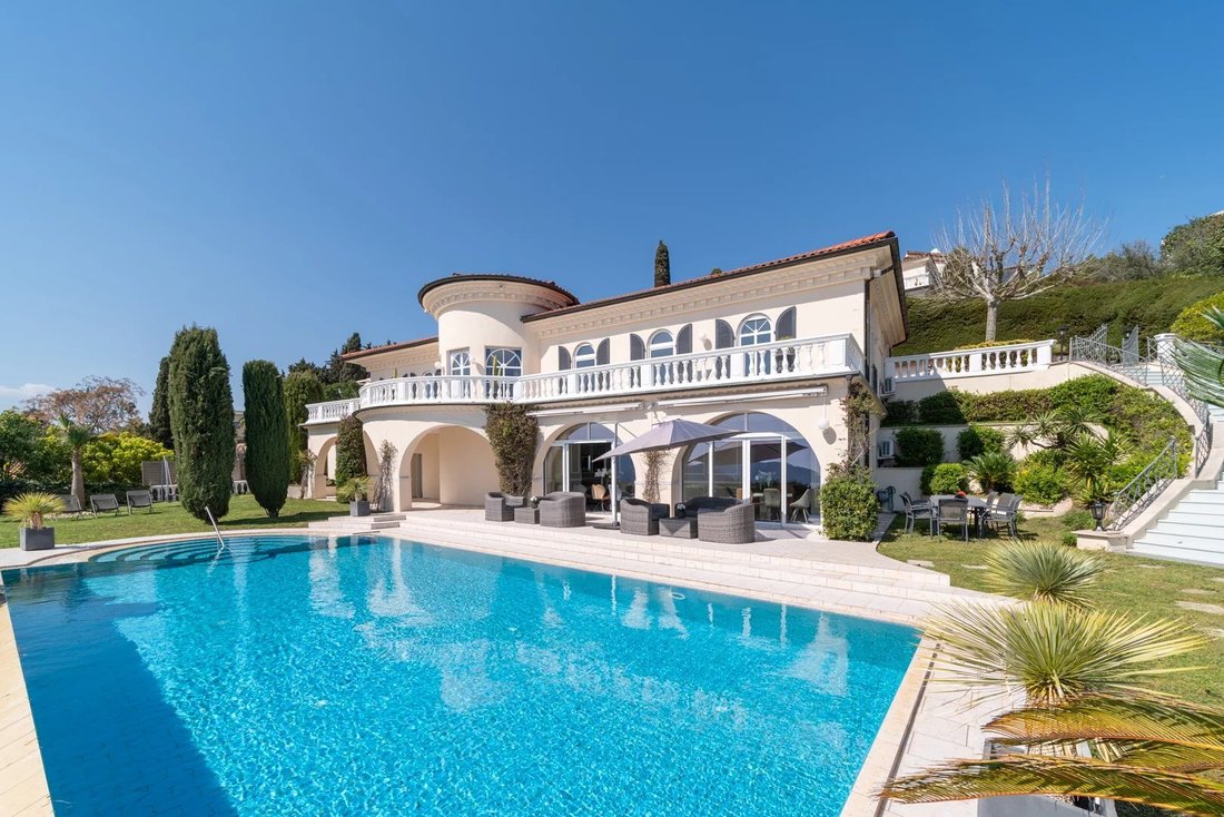 Villa in Les Termes, Mandelieu-la-Napoule, France 3 - 17480102