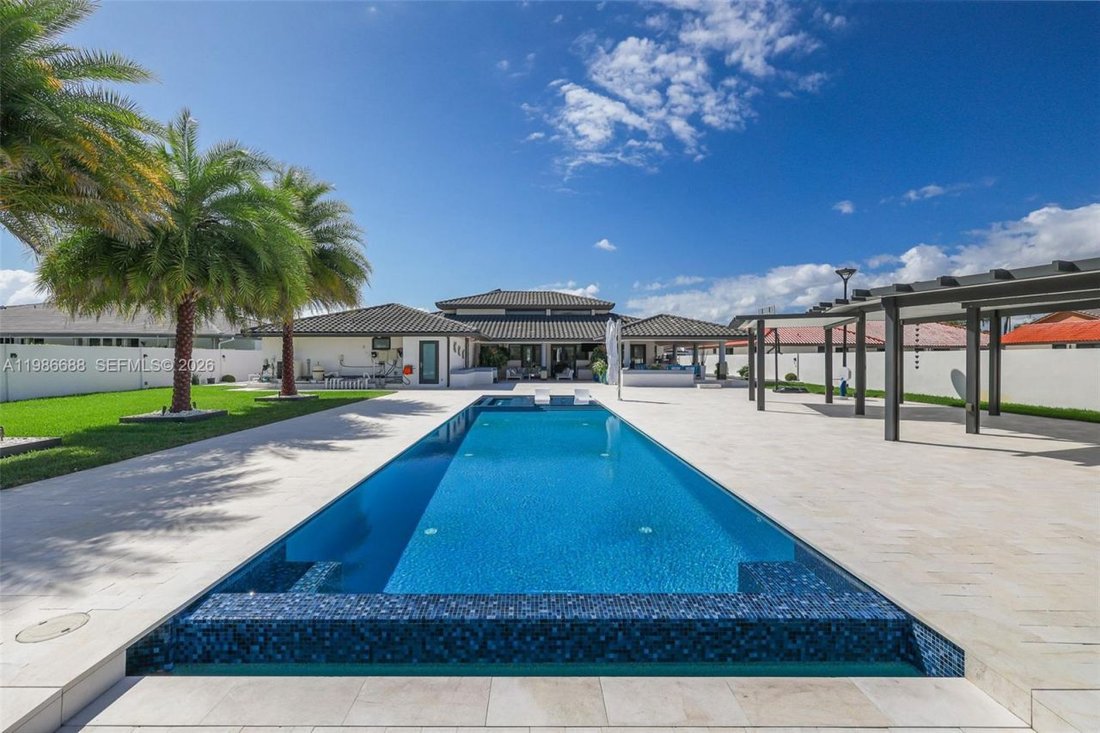 House in Miami, Florida, United States 3 - 17475364