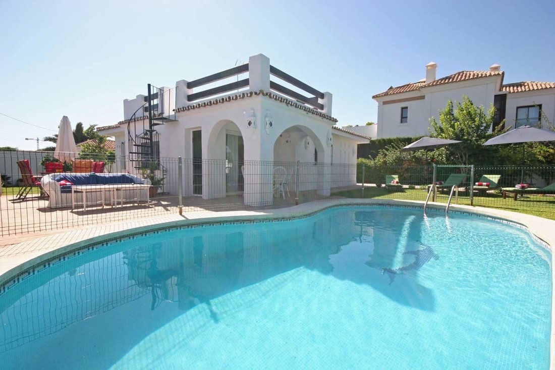 Villa in San Pedro de Alcantara, Andalusia, Spain 1 - 10561657