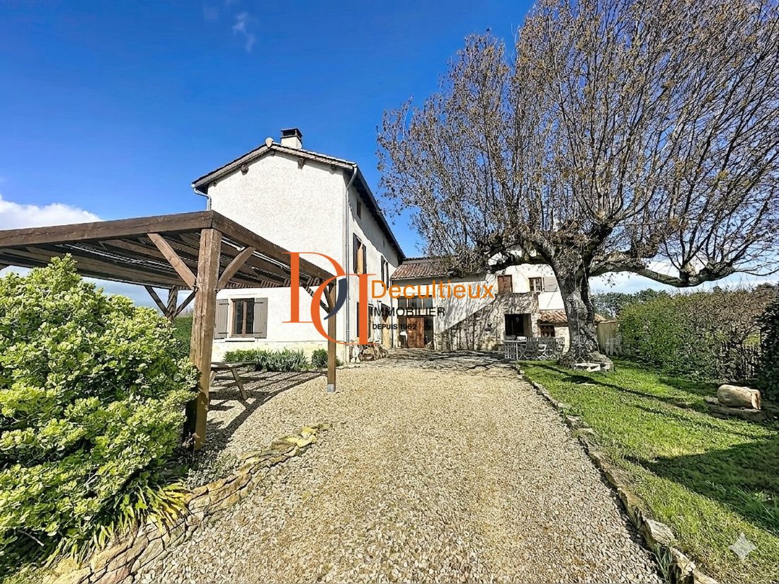 House in Marcilly-d'Azergues, Auvergne-Rhône-Alpes, France 1 - 17217140