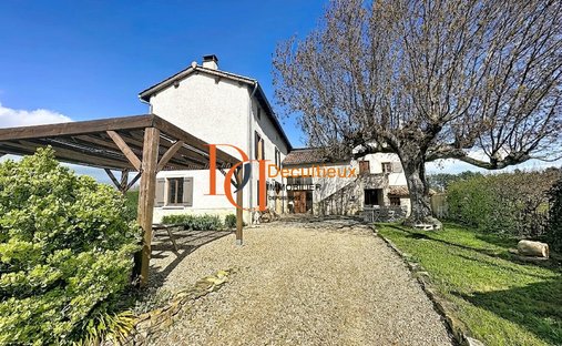 House in Marcilly-d'Azergues, Auvergne-Rhône-Alpes, France 1