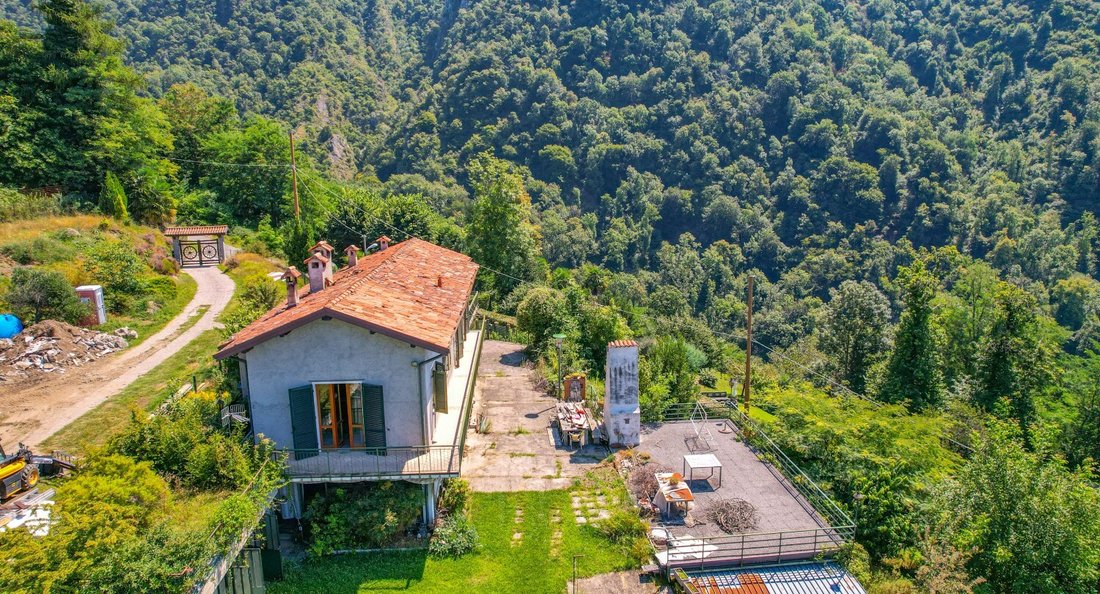 House in Laveno-Mombello, Lombardy, Italy 2 - 17479446