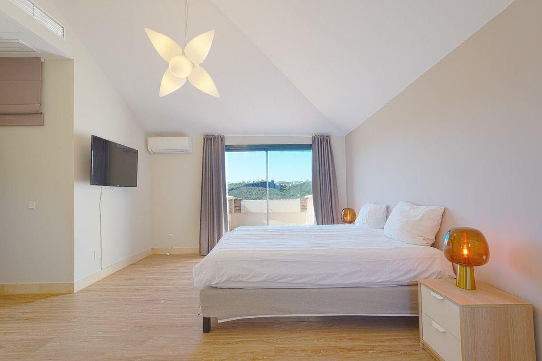Penthouse in Benahavis, Andalusia, Spain 5 - 17465301