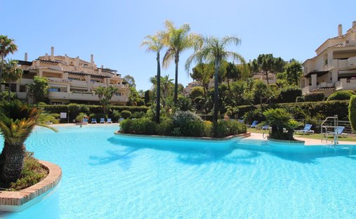 Penthouse in Benahavis, Andalusia, Spain 1