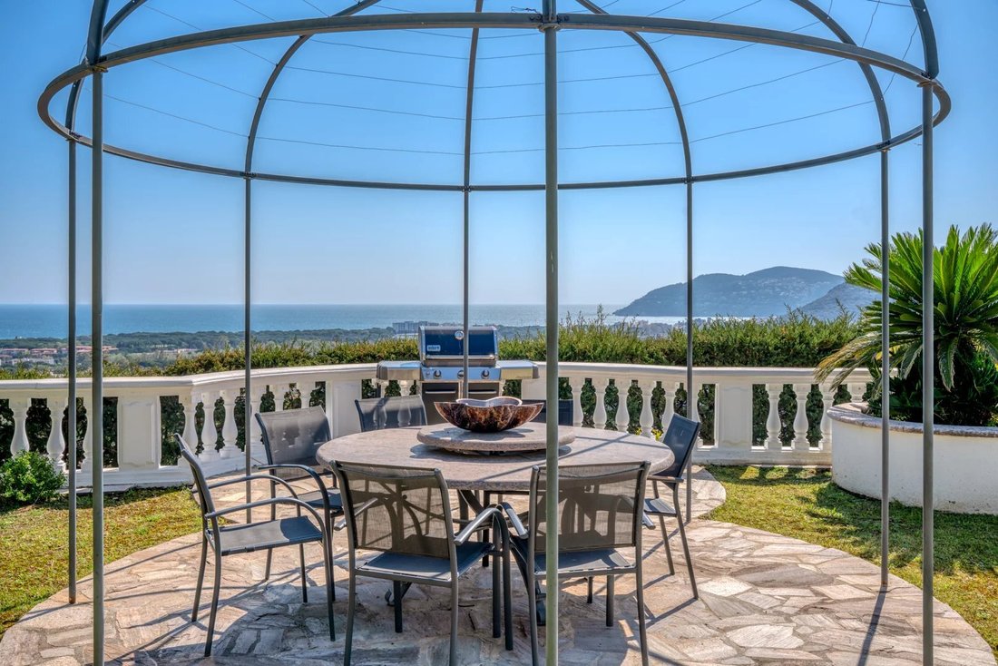 Villa in Les Termes, Mandelieu-la-Napoule, France 5 - 17480102