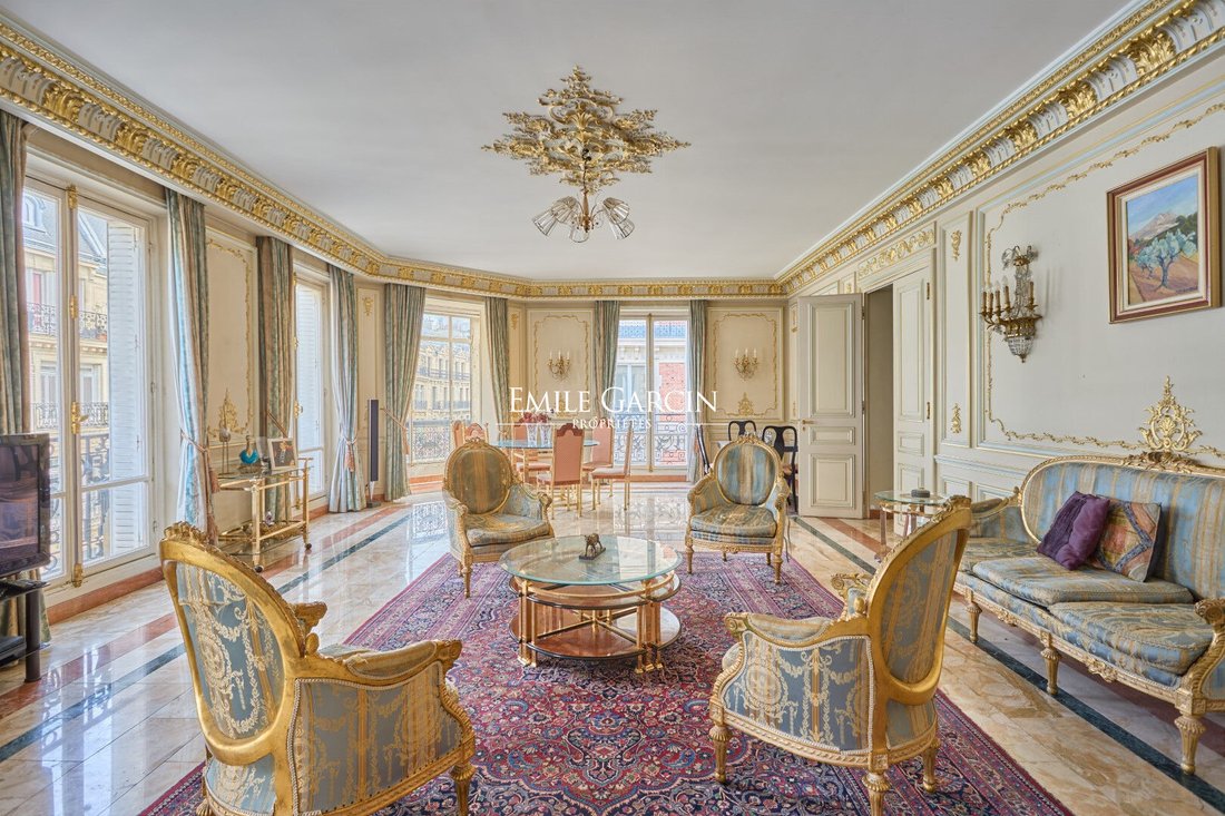 Apartment in Triangle d'Or, Paris 8e Arrondissement, Paris 1 - 17488447