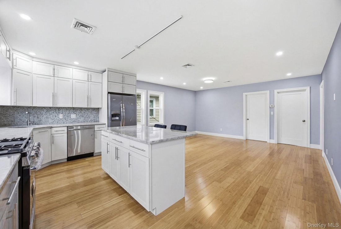 House in New York, New York, United States 3 - 17484526